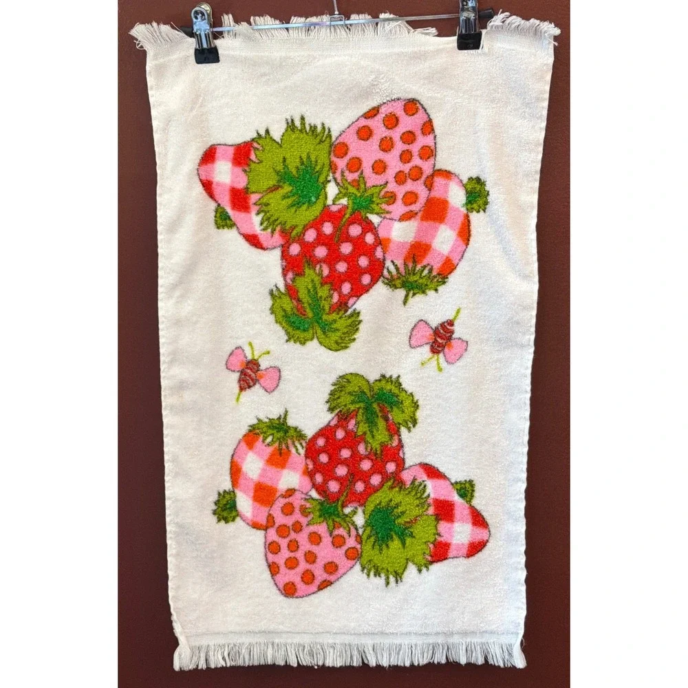 Vintage 70's Cannon Hand Towel Strawberry Cottagecore Retro Kitsch Fruit Print